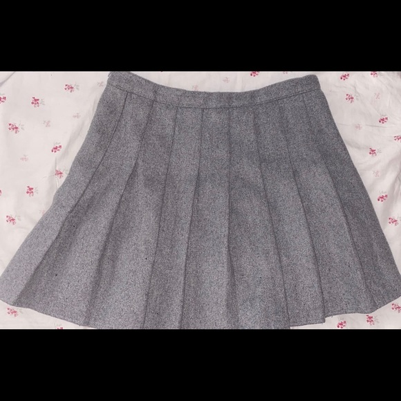 HOEREV schoolgirl pleated skirt - Picture 2 of 4